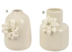 vase creme med blomst