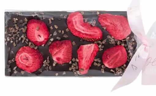 Valentine Chokoladebar Mørk Jordbær & Kakaonibs